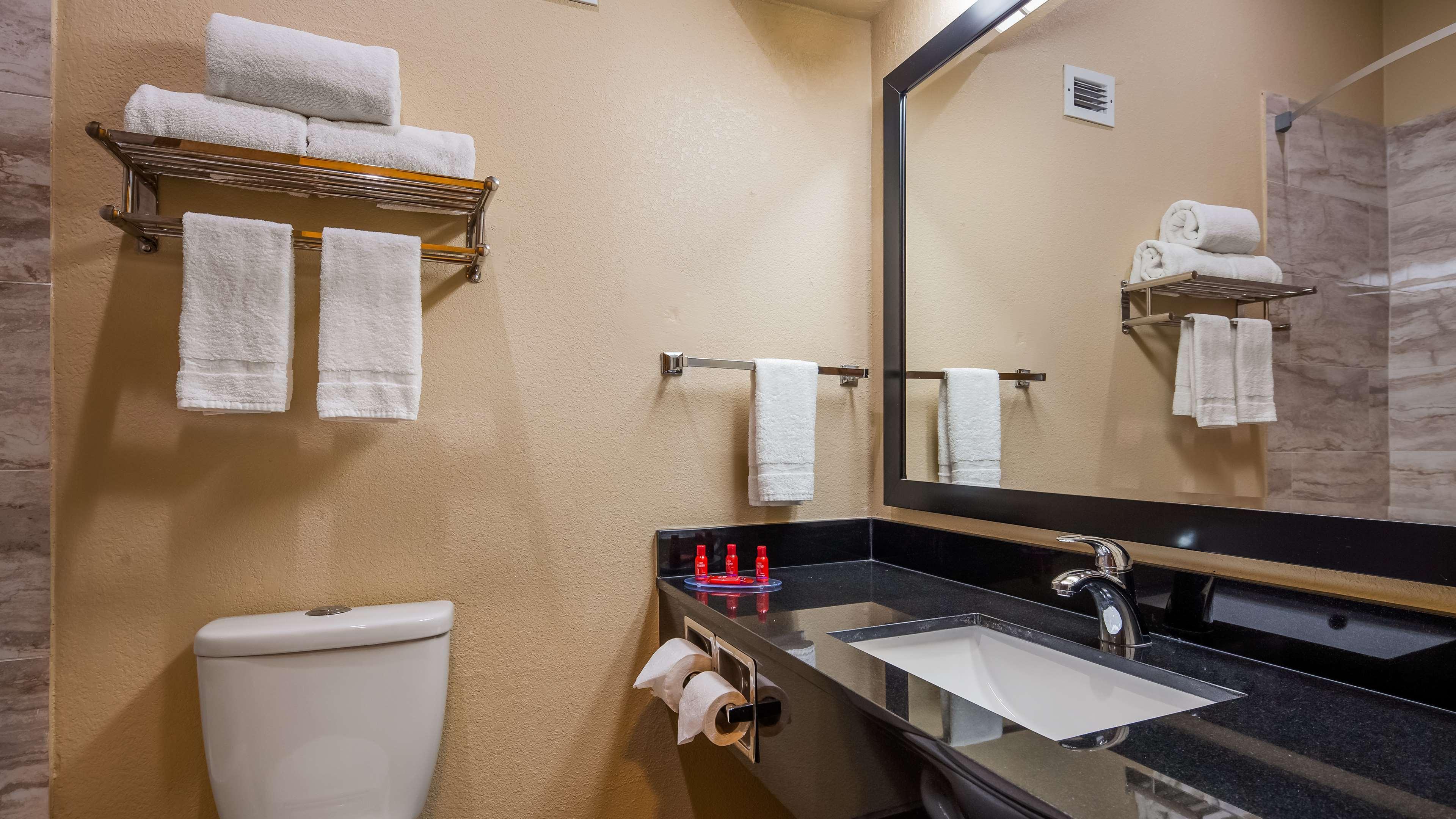 Surestay Plus Hotel By Best Western Blue Springs Extérieur photo